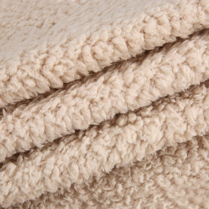 Plush Pet Blanket - Soft Dog & Cat Mat in 5 Sizes