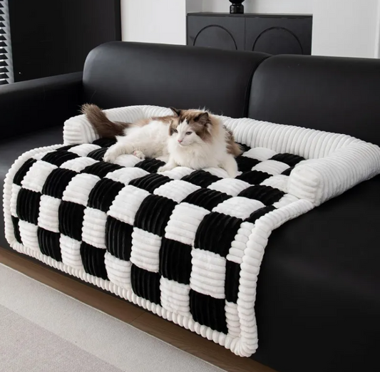 Cozy Plush Pet Bed - Thick Warm Cushion for Dogs & Cats