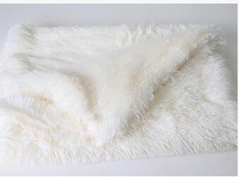 Soft Plush Pet Blanket - Warm Throw for Dogs & Cats